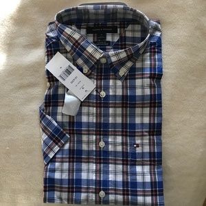NWT Tommy Hilfiger Button Up Short Sleeve Medium